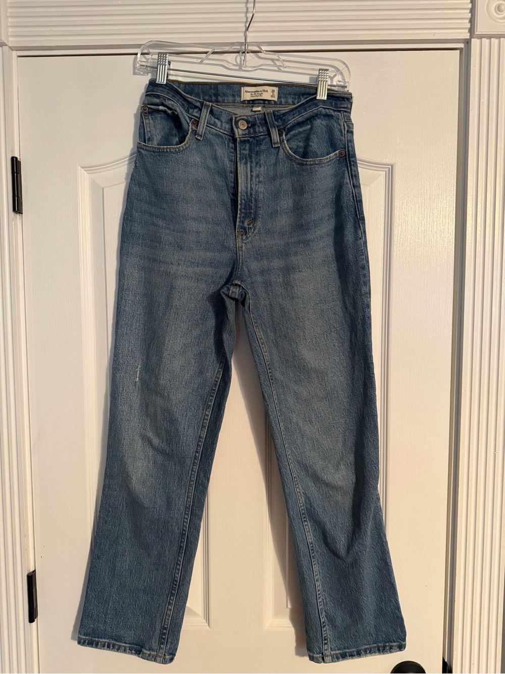 Abercrombie & Fitch Straight Leg Jeans - Medium Blue Wash